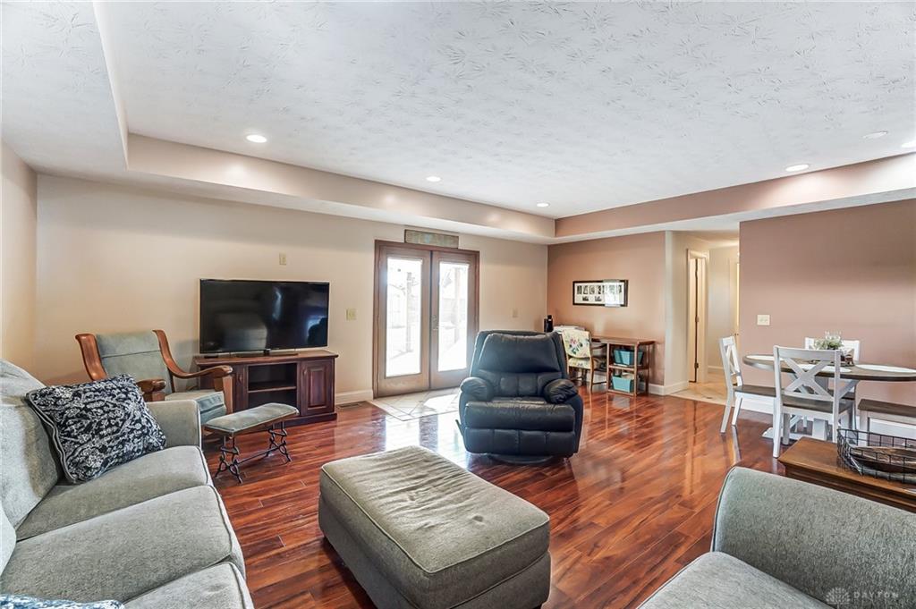 2218 E Rahn Road Property Photo 6