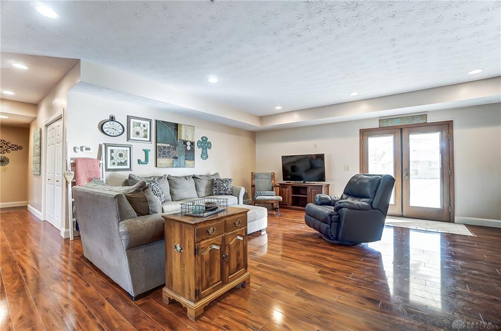 2218 E Rahn Road Property Photo 7