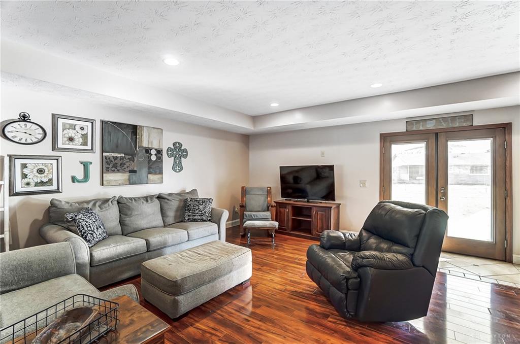 2218 E Rahn Road Property Photo 8