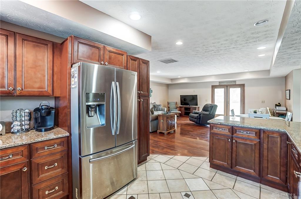 2218 E Rahn Road Property Photo 15