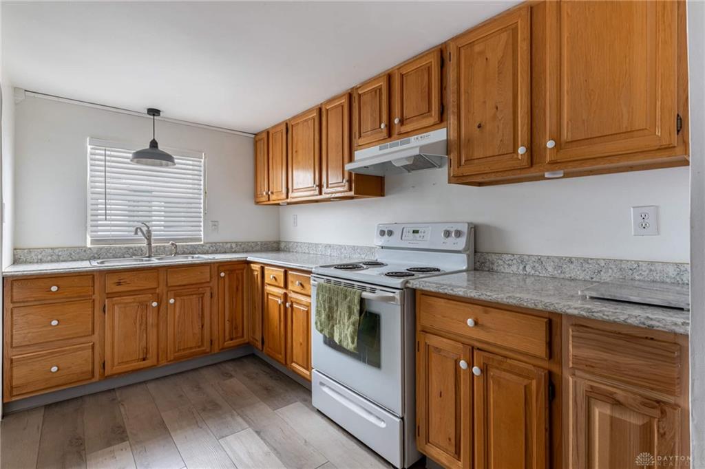 3413 Dryden Road Property Photo 12