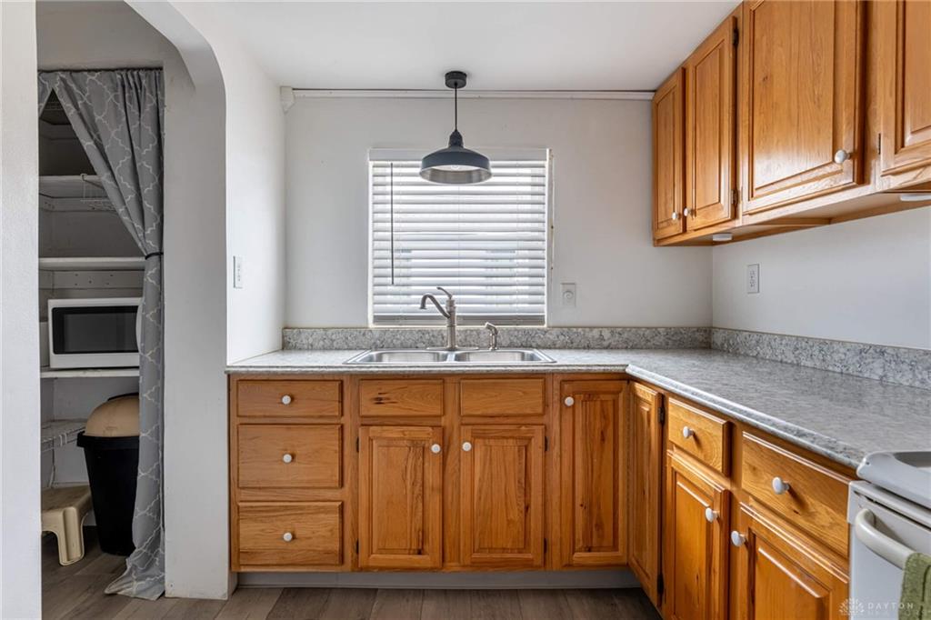 3413 Dryden Road Property Photo 13