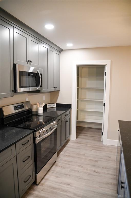 552 Reed Avenue Property Photo 16