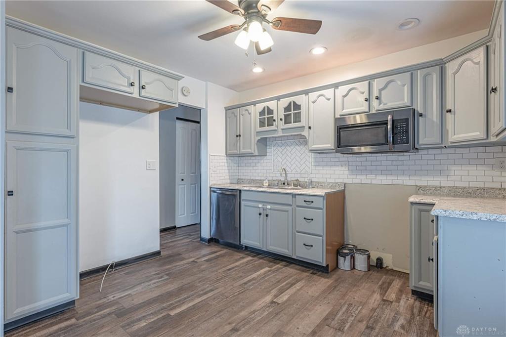 5583 Peach Blossom Court Property Photo 9