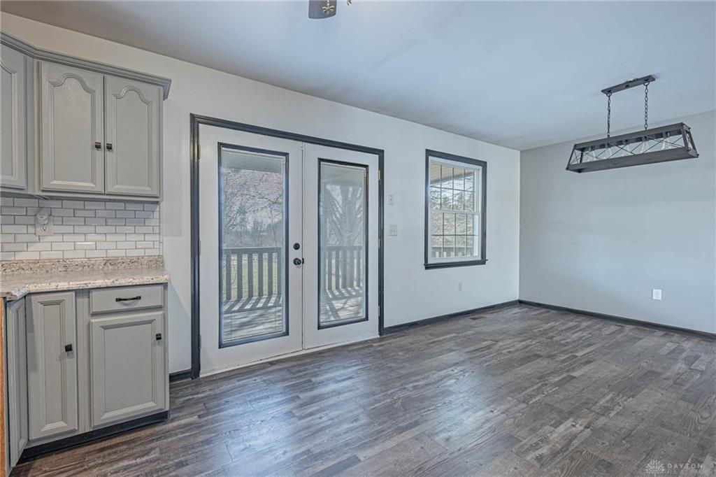 5583 Peach Blossom Court Property Photo 11