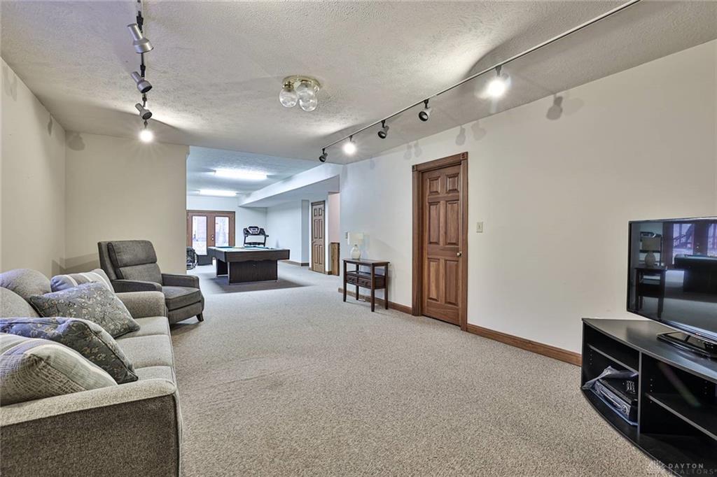 439 Claxton Glen Court Property Photo 40