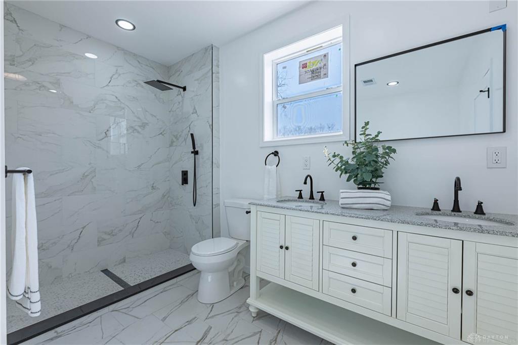 20 5 Oaks Avenue Property Photo 13