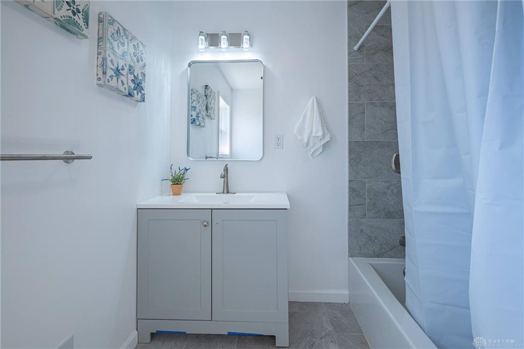 20 5 Oaks Avenue Property Photo 15