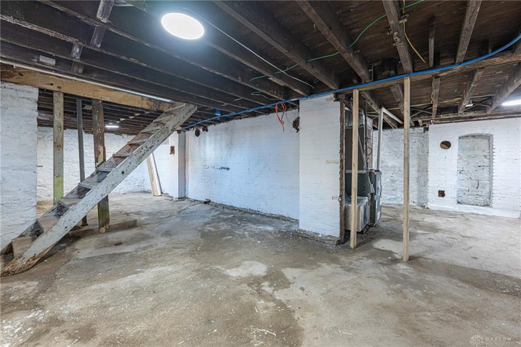 20 5 Oaks Avenue Property Photo 28