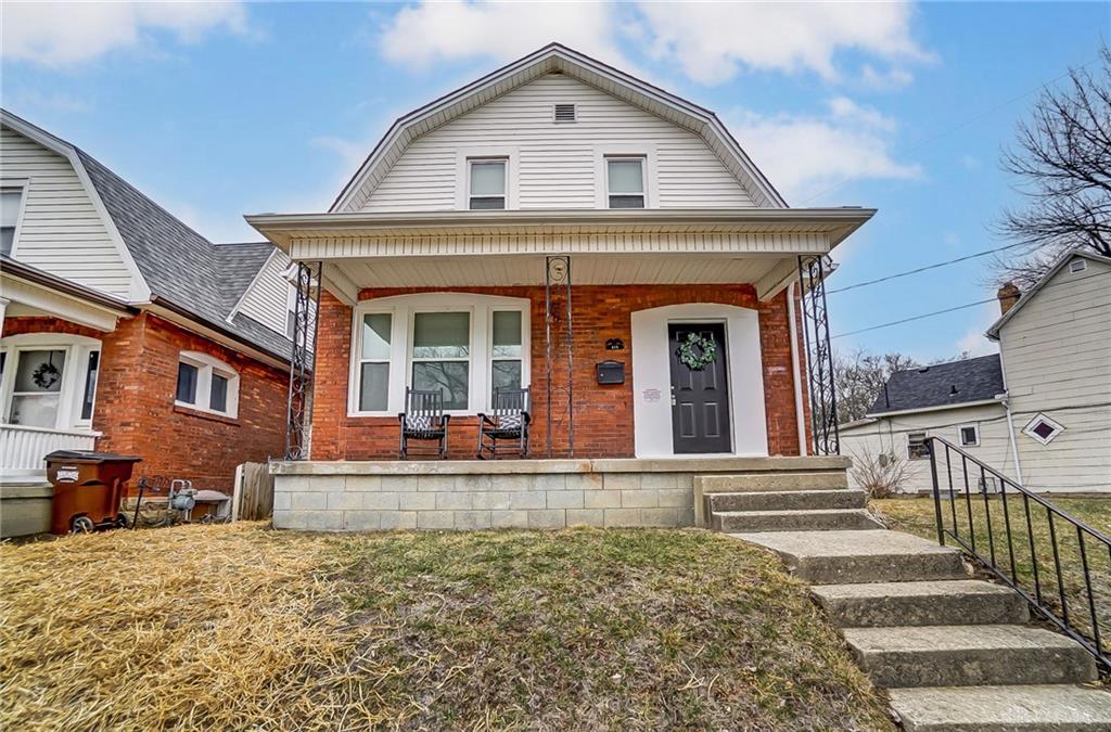 825 Oak Street Property Photo
