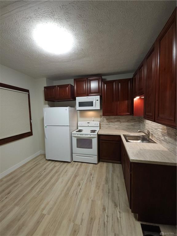834 Xenia Avenue 832 Property Photo 22