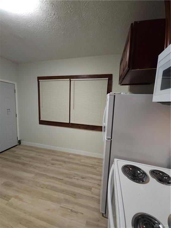 834 Xenia Avenue 832 Property Photo 23