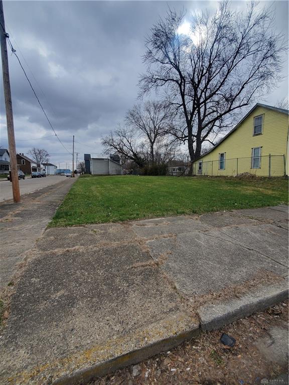453 E Pleasant Property Photo 2
