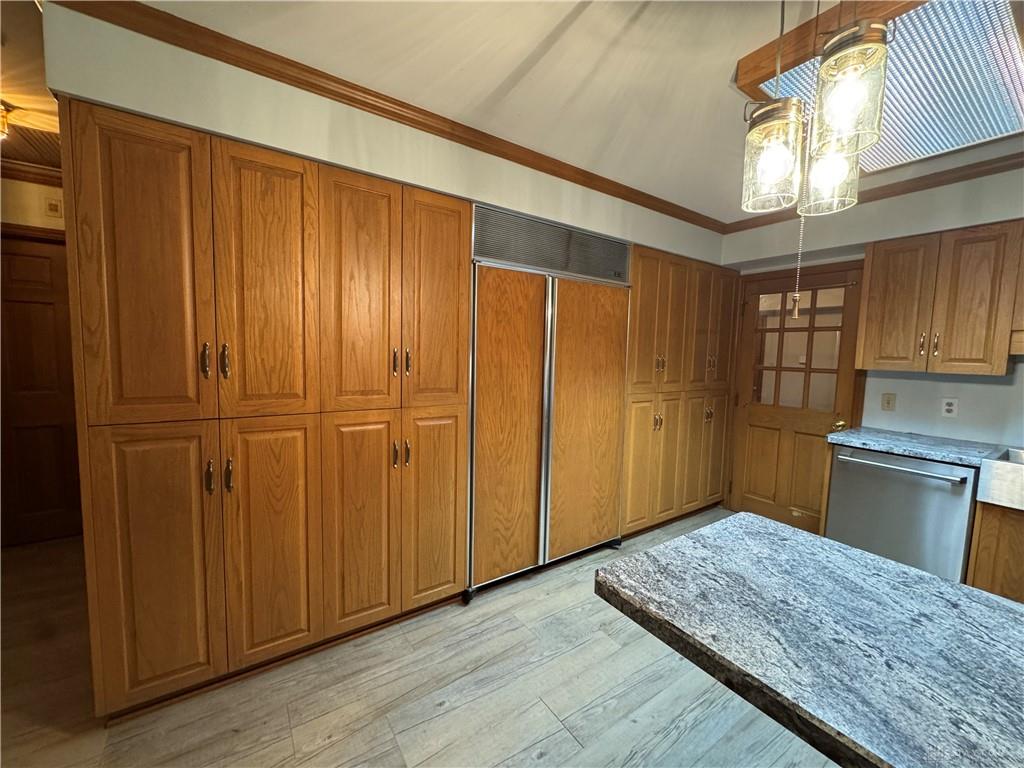 1070 Dubois Road Property Photo 18