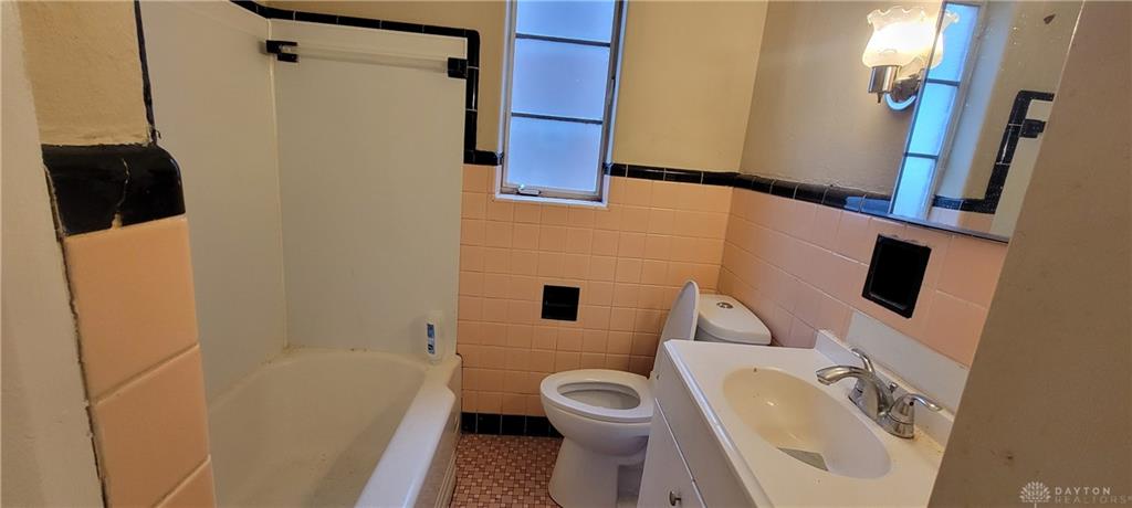 710 Rockford Avenue 704 Property Photo 14