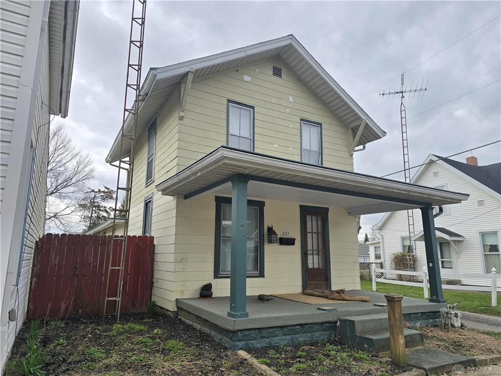 207 E Main St Property Photo