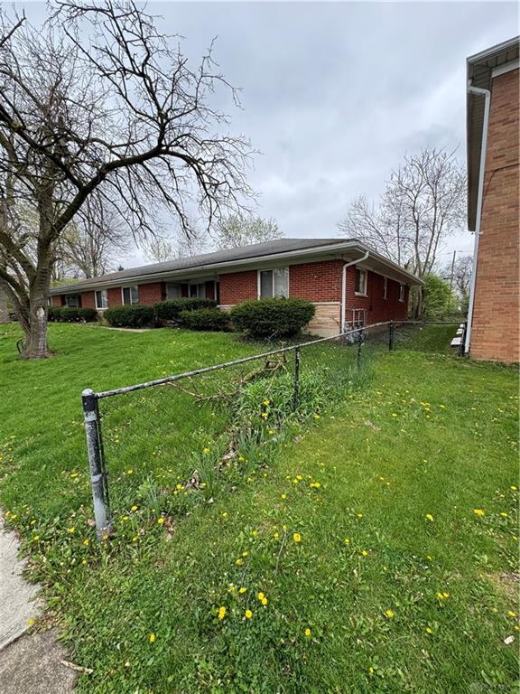 325 Ryburn Avenue 319-325 Property Photo 6