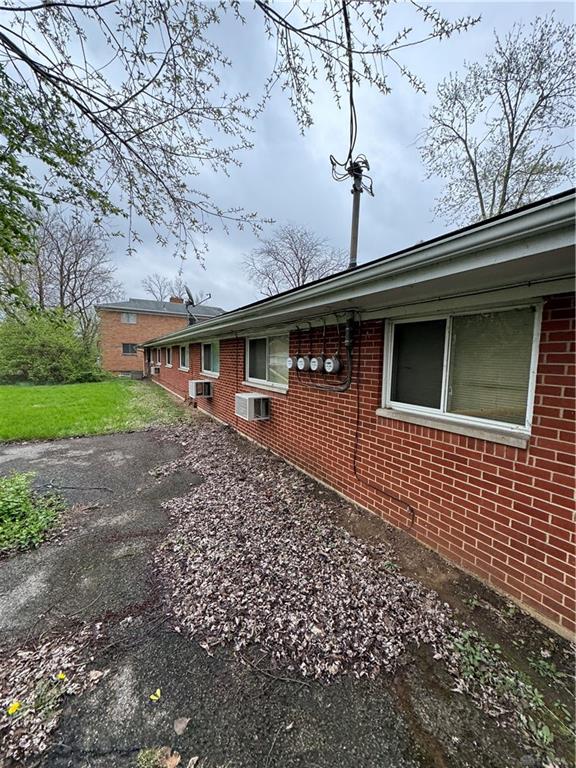 325 Ryburn Avenue 319-325 Property Photo 9