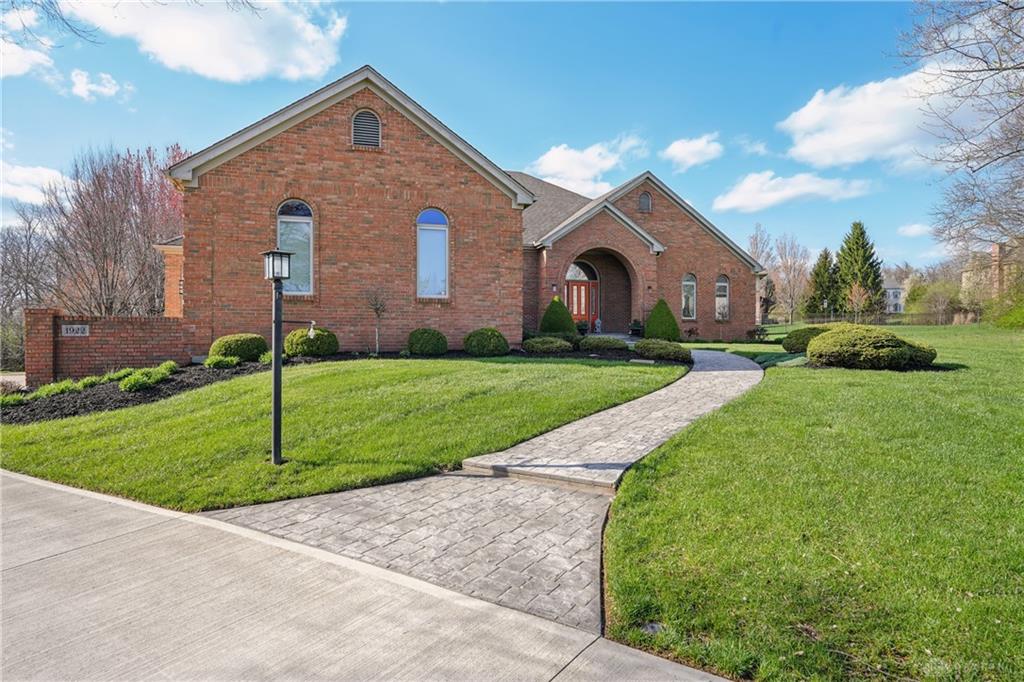 1922 Fountain View Drive Property Photo