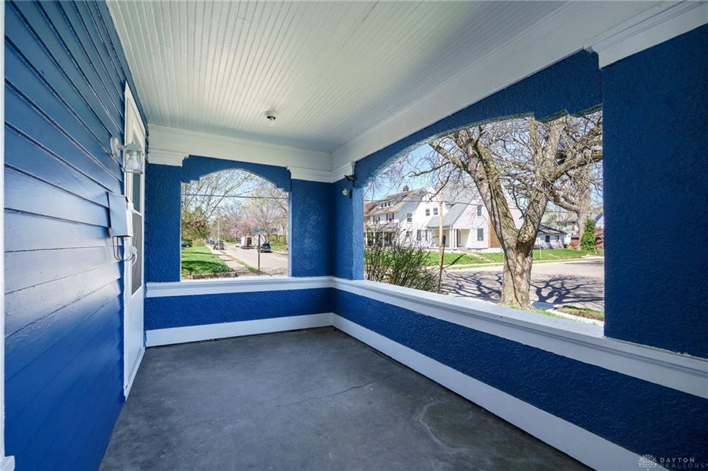 374 Kenwood Avenue Property Photo 4
