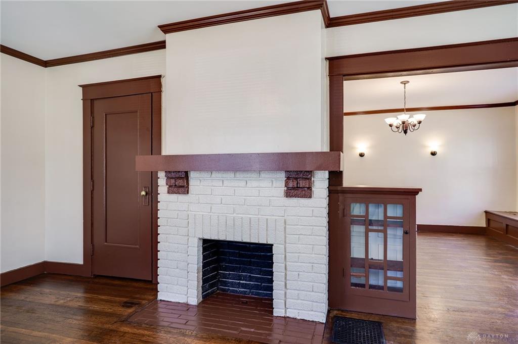 374 Kenwood Avenue Property Photo 8