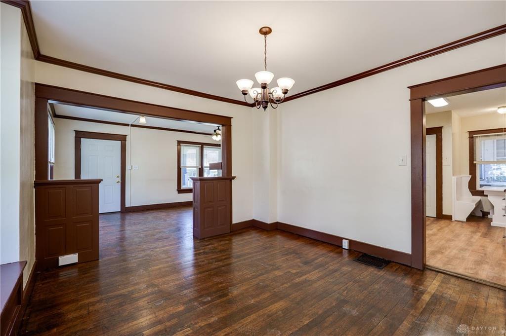 374 Kenwood Avenue Property Photo 9
