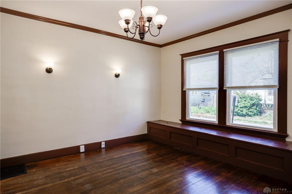 374 Kenwood Avenue Property Photo 10
