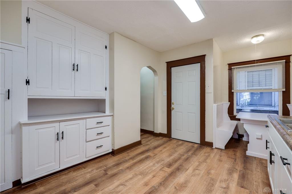 374 Kenwood Avenue Property Photo 11