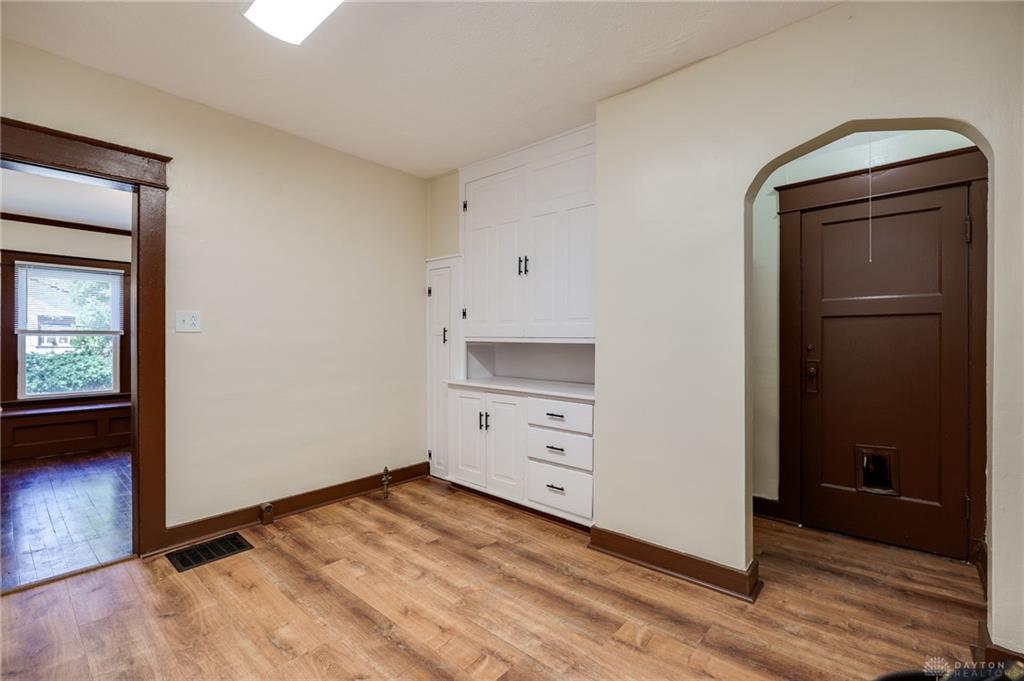 374 Kenwood Avenue Property Photo 13
