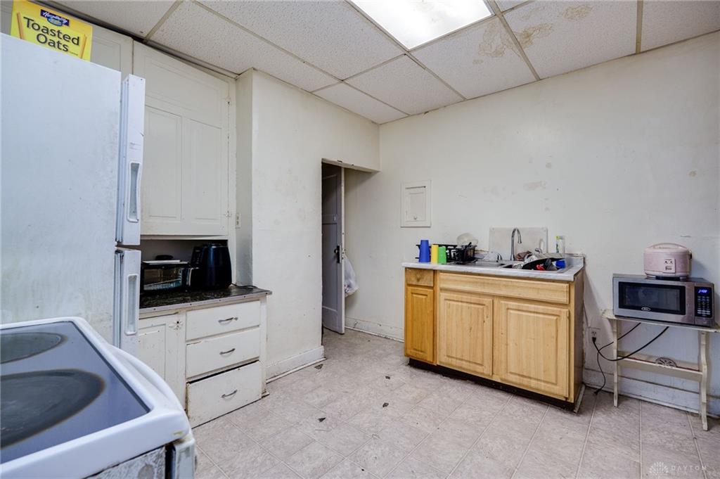 374 Kenwood Avenue Property Photo 23