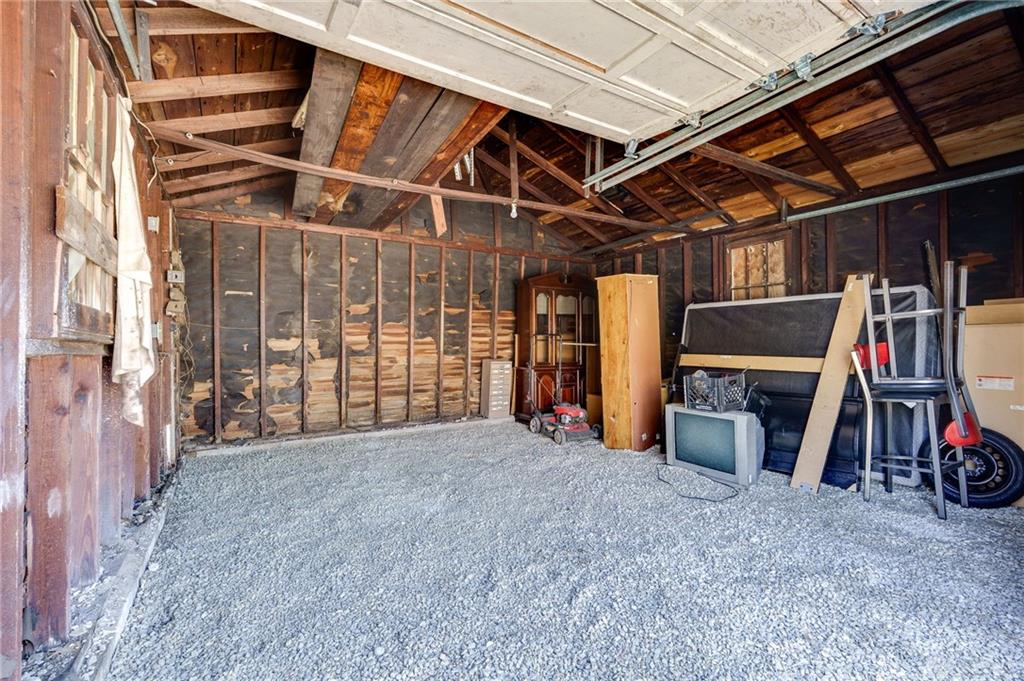 374 Kenwood Avenue Property Photo 31