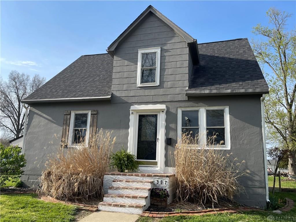307 W Walnut Street Property Photo