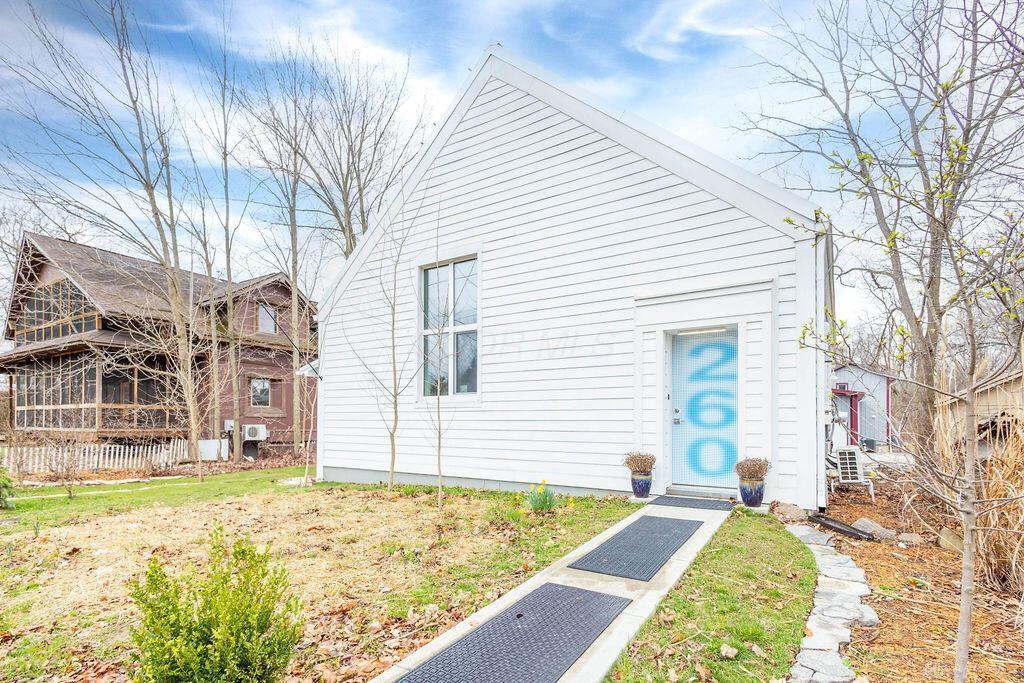 260 King Street Property Photo