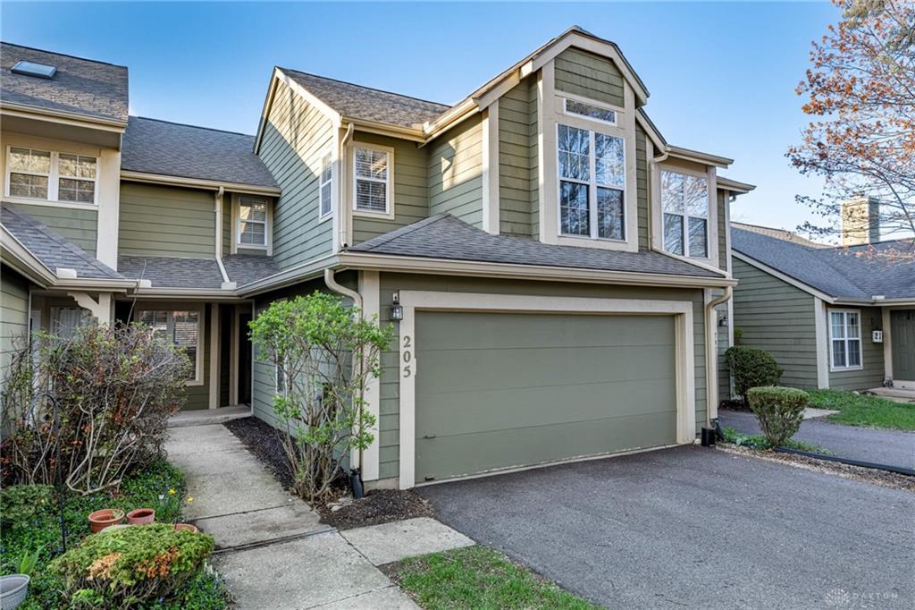 205 Queens Crossing Property Photo