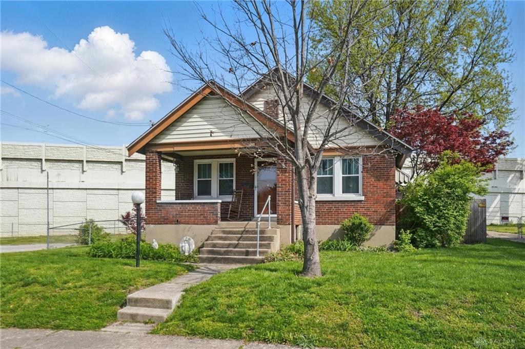 198 W Ross Ave Property Photo