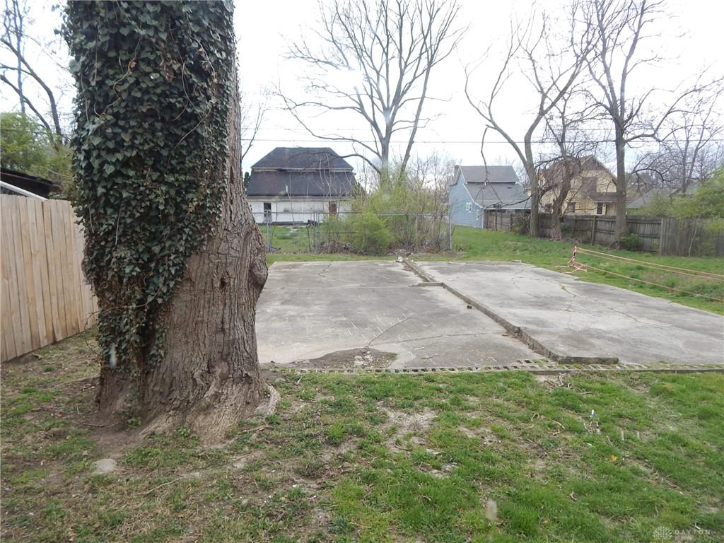 525 Dibert Property Photo 21