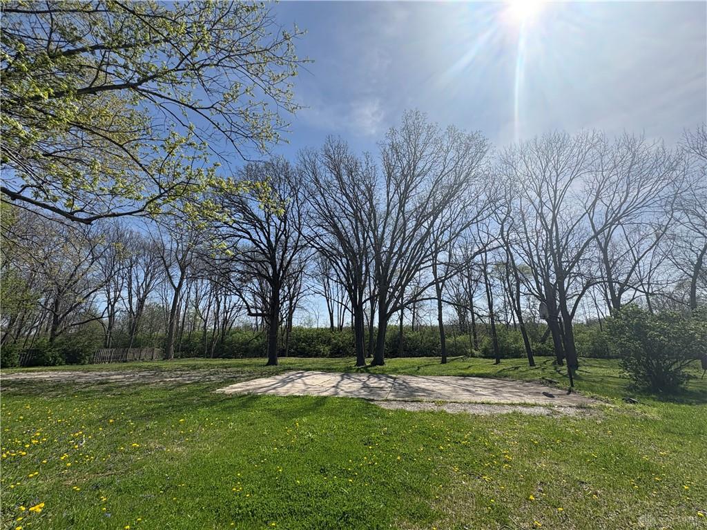 10406 Primrose Property Photo 5