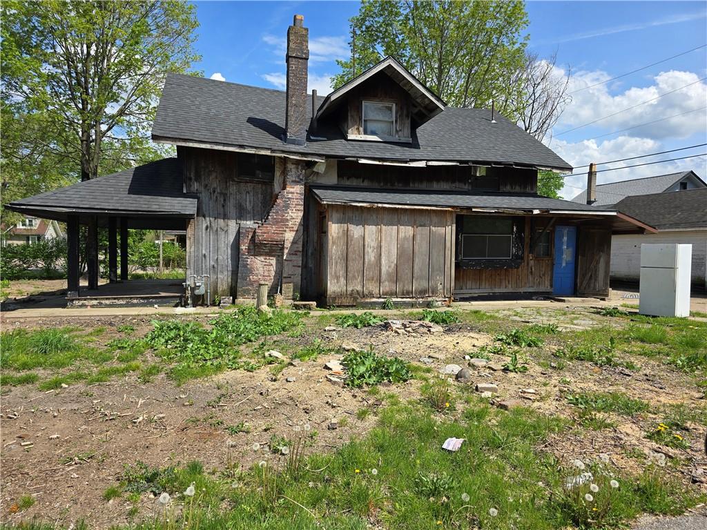 6040 6th Property Photo 2