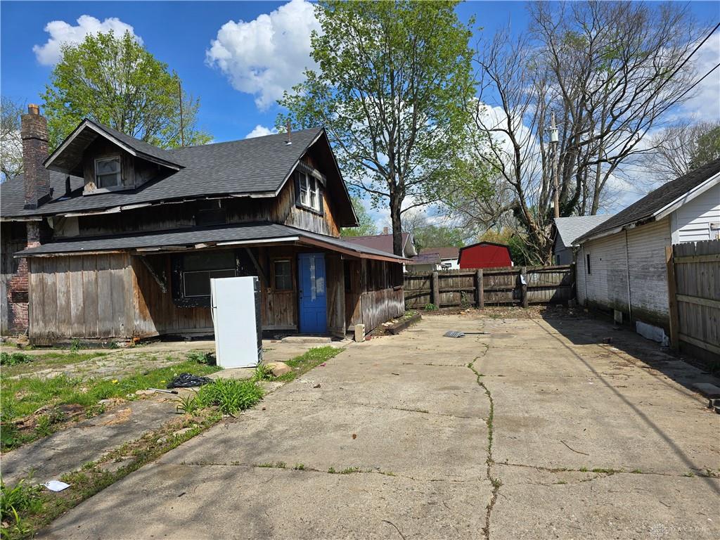 6040 6th Property Photo 4