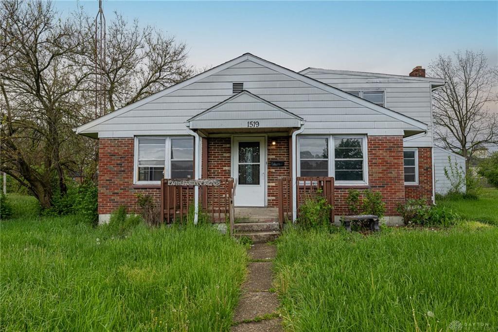 1519 Tibbetts Avenue Property Photo 1