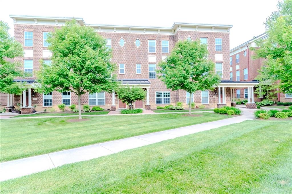 602 Brownstone Row Property Photo 1