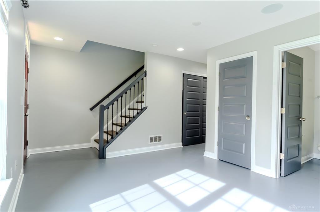 602 Brownstone Row Property Photo 4