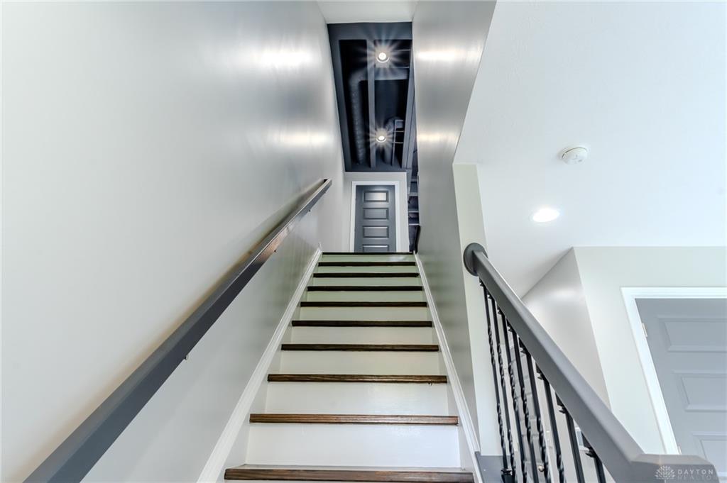 602 Brownstone Row Property Photo 6