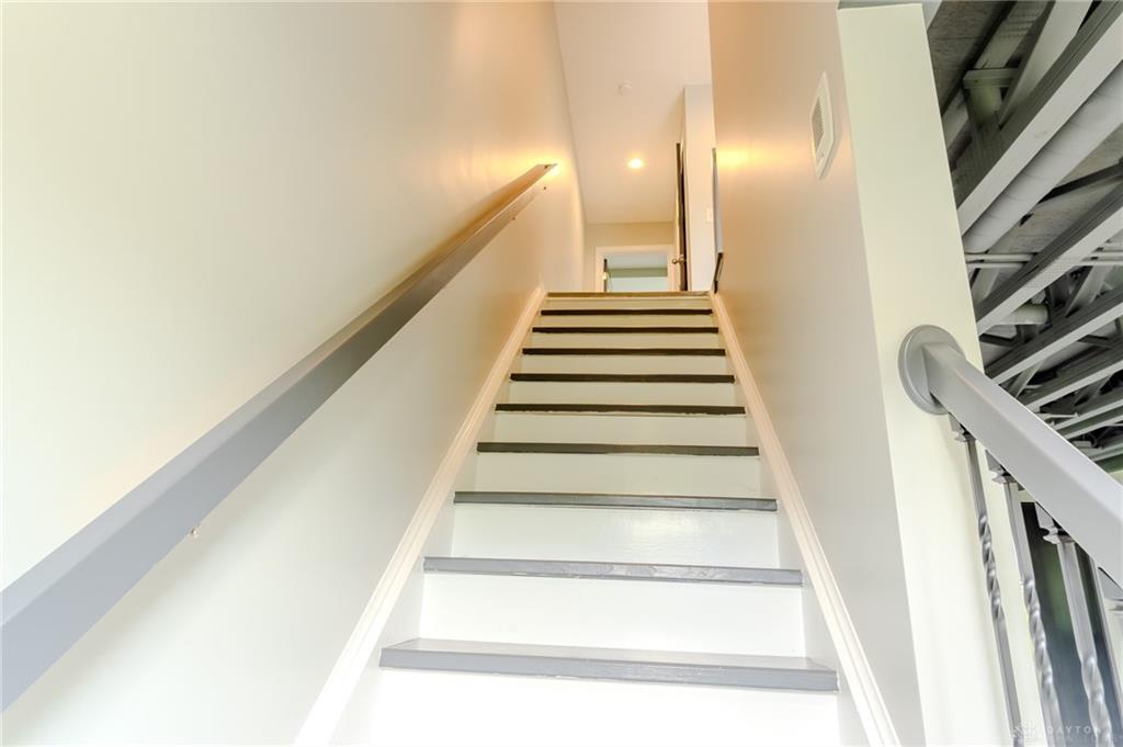 602 Brownstone Row Property Photo 14