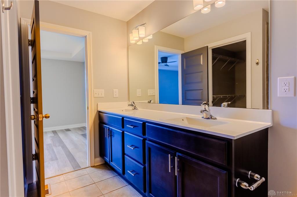 602 Brownstone Row Property Photo 22