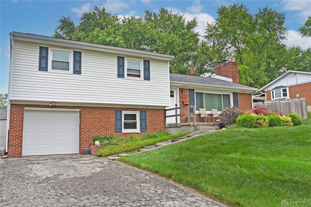 141 Arlington Avenue Property Photo 3