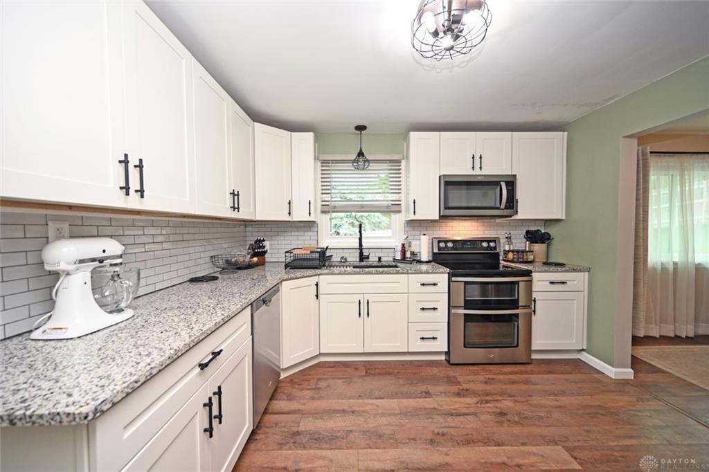 141 Arlington Avenue Property Photo 18