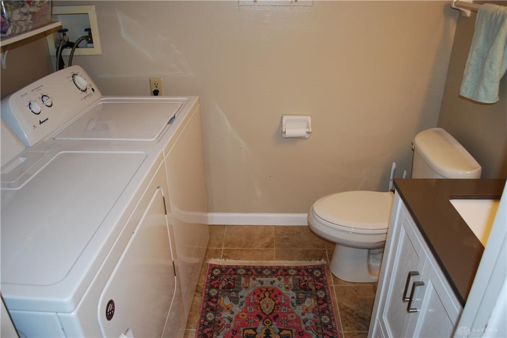 1404 Crown Point Ct Property Photo 22