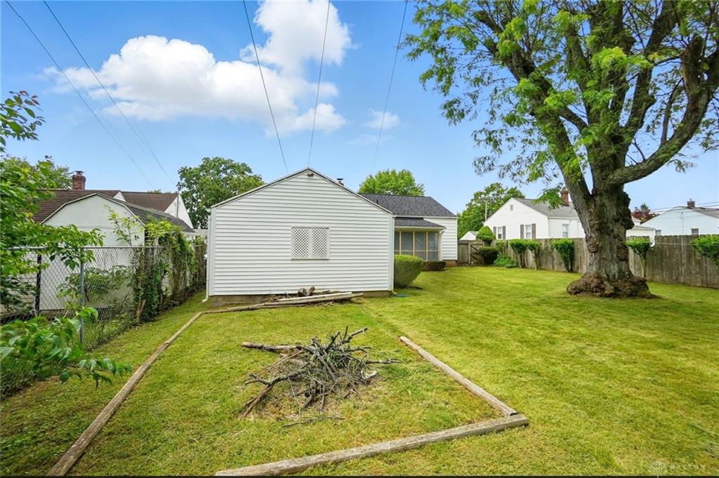 1330 Amherst Rd Property Photo 25
