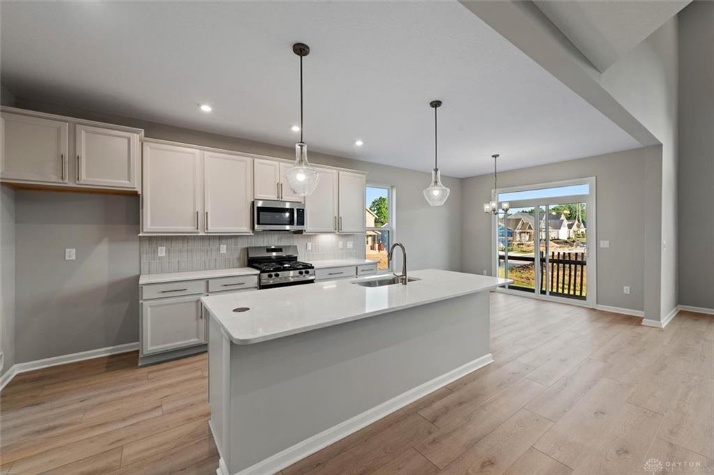 2587 Golden Leaf Property Photo 2